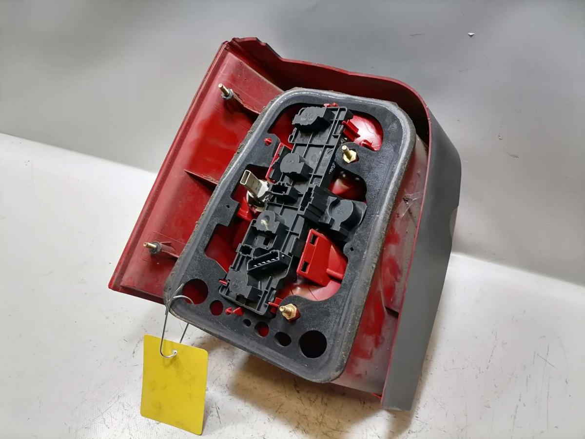 VW Passat 3BG original Rücklicht Rückleuchte Schlussleuchte rechts Kombi Bj.2001